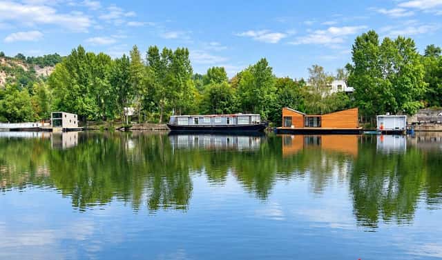Hausbót 4kk - 96m2 s terasou 30m2 a kotevním místem Praha, Sanderova, Praha 7 – Holešovice