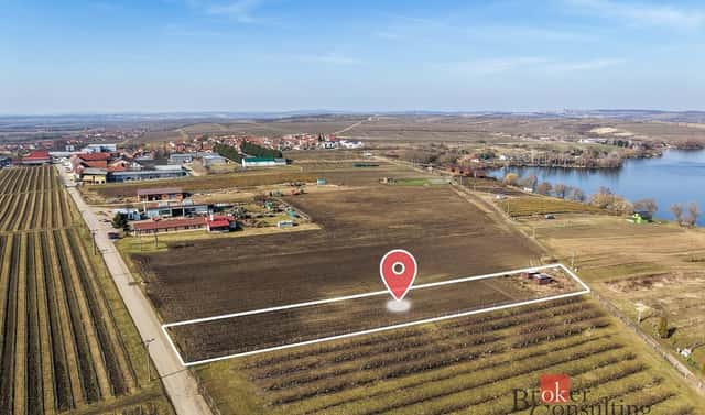 Prodej pozemku 2 791 m², Velké Bílovice, okres Břeclav