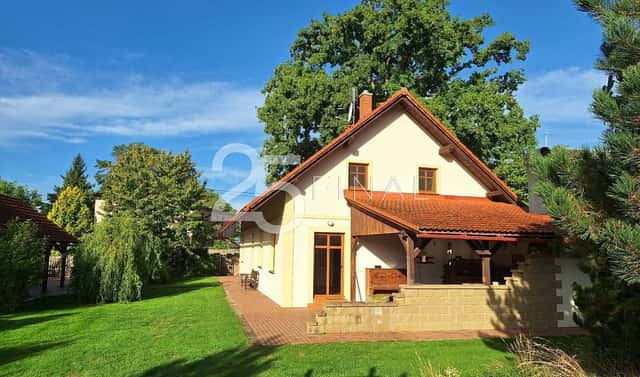 Pronájem domu 200 m² s pozemkem 1 093 m², Osek, okres Jičín