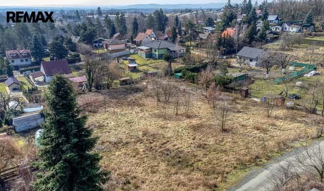 Prodej stavebního pozemku 2 747 m², Týnec nad Labem, okres Kolín