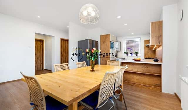 Prodej domu 299 m² s pozemkem 1 977 m², Lužec nad Cidlinou, okres Hradec Králové