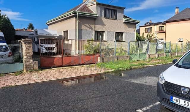 Prodej domu 240 m² s pozemkem 1 199 m², Lhotská, Praha 9 – Horní Počernice