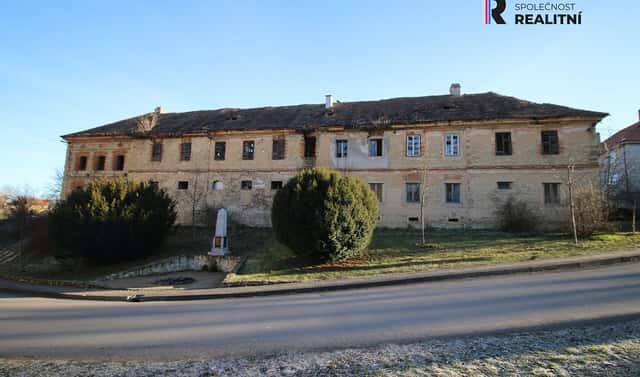 Prodej domu 618 m² s pozemkem 3 191 m², Chorušice – Velký Újezd, okres Mělník