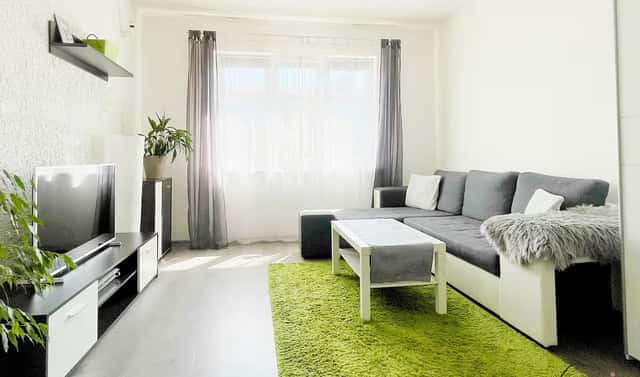 Pronájem bytu 2+1 65 m², S. K. Neumanna, Ostrov, okres Karlovy Vary