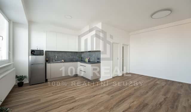 Pronájem bytu 1+kk 40 m², Průmyslová, Hradec Králové
