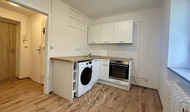 Pronájem bytu 1+1 28 m², Kyjevská, Plzeň – Východní Předměstí, okres Plzeň-město