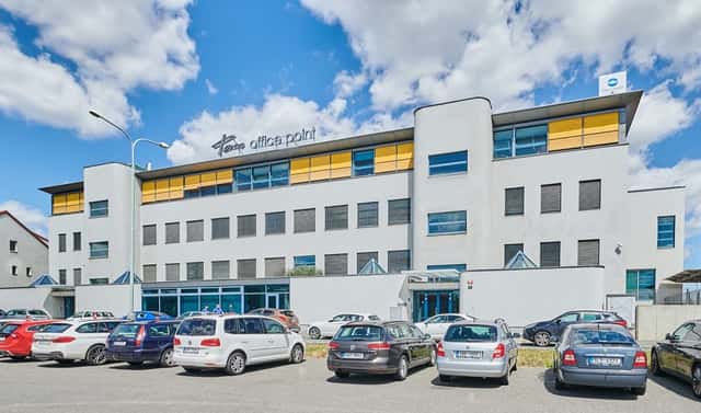 Pronájem kanceláře 400 m², Praha 10