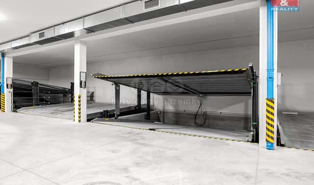 Pronájem garážového stání, 15 m2, Plzeň, ul. Na Jíkalce, Na Jíkalce, Plzeň – Jižní Předměstí, okres Plzeň-město