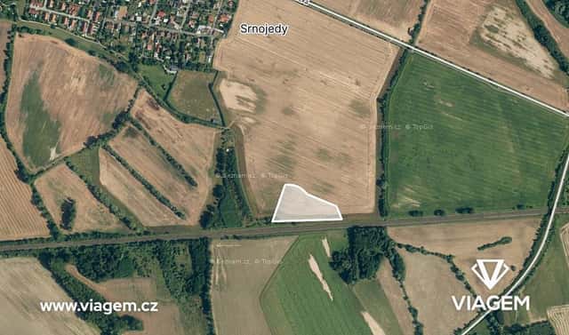 Prodej pole 1 345 m², Pardubice