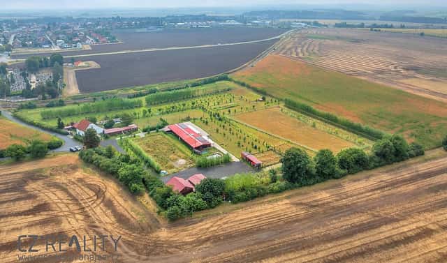 Prodej komerčního pozemku 35 798 m², Pečky, okres Kolín