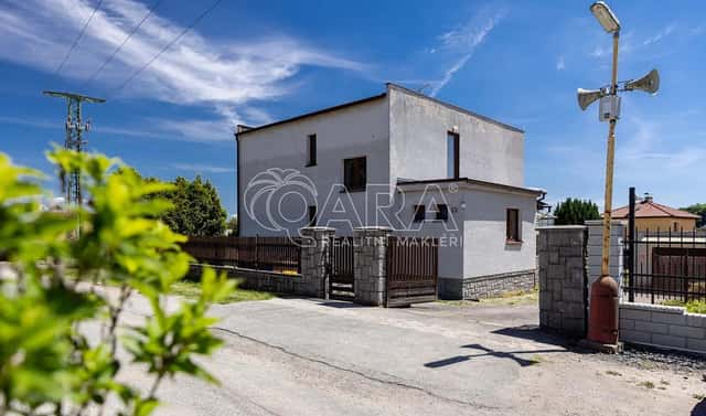 Prodej domu 208 m² s pozemkem 981 m², Souběžná, Louňovice, okres Praha-východ