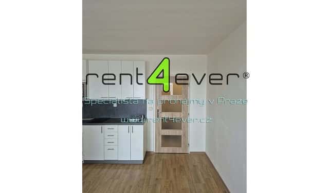 Pronájem bytu 1+kk 25 m², Kyselova, Praha 8 – Kobylisy