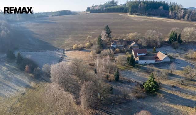 Prodej stavebního pozemku 2 465 m², Votice, okres Benešov
