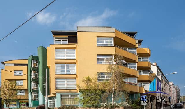 Pronájem obchodních prostor 224 m², U třešňovky, Praha 8 – Kobylisy