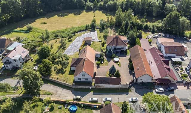 Prodej domu 340 m² s pozemkem 4 800 m², Bečváry – Červený Hrádek, okres Kolín