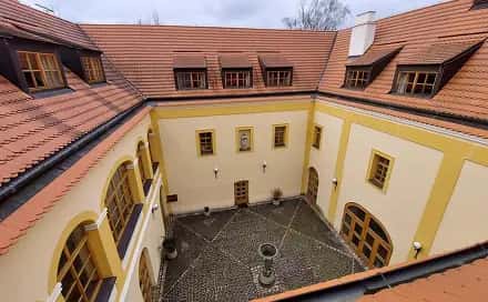 Prodej domu 2 500 m² s pozemkem 6 302 m², U Tvrze, Třebotov, okres Praha-západ