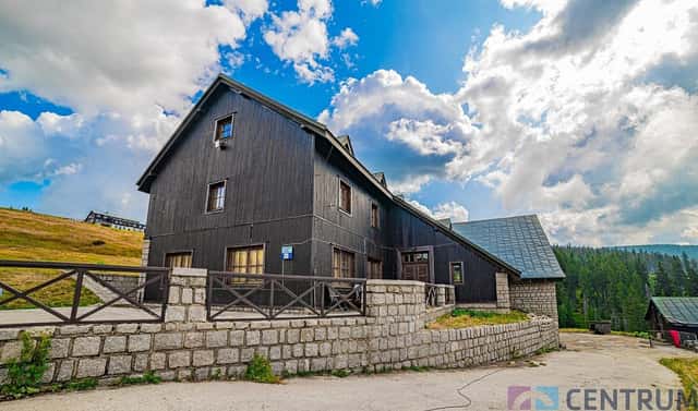 Prodej chaty/chalupy 1 087 m² s pozemkem 33 716 m², Strážné, okres Trutnov
