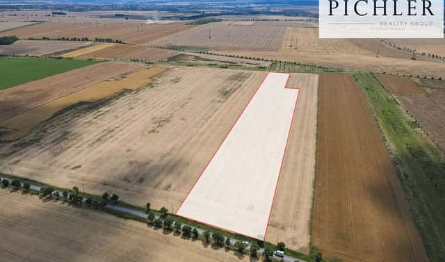 Prodej pole 46 465 m², Chýně, okres Praha-západ