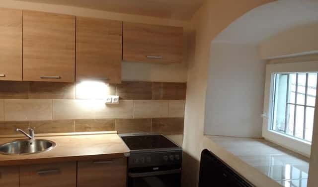 Pronájem bytu 1+kk 20 m², Na Náměti, Kutná Hora – Kutná Hora-Vnitřní Město