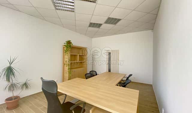 Pronájem kanceláře 22 m², Hlubčická, Krnov – Pod Bezručovým vrchem, okres Bruntál