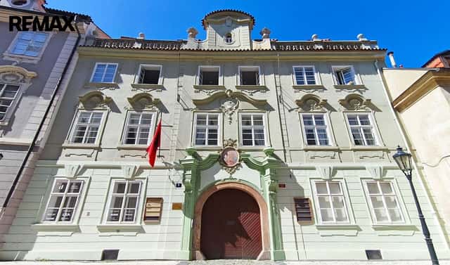 Pronájem obchodních prostor 255 m², Sněmovní, Praha 1 – Malá Strana