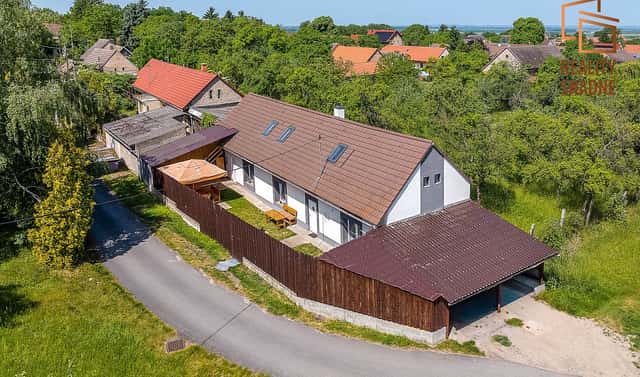 Prodej domu 160 m² s pozemkem 234 m², Vlkov pod Oškobrhem, okres Nymburk