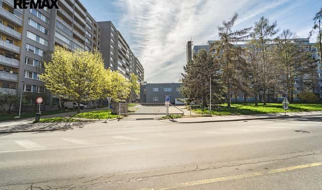 Pronájem obchodních prostor 297 m², Hviezdoslavova, Praha 4 – Háje