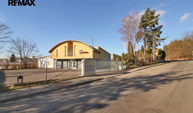 Prodej výrobních prostor 2 700 m², Nádražní, Zliv, okres České Budějovice
