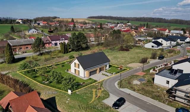 Prodej stavebního pozemku 1 376 m², Hradčany, okres Přerov