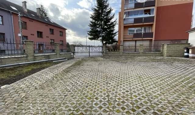 Pronájem garážového stání 12 m2, Vítkov, náměstí Jana Zajíce, Vítkov, okres Opava