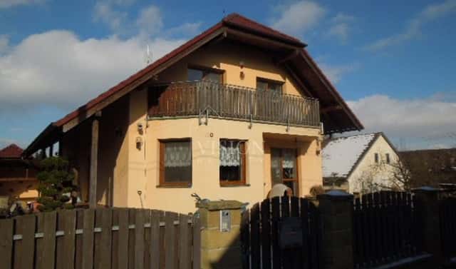 Pronájem bytu 1+kk 20 m², Lhotecká, Tábor – Náchod