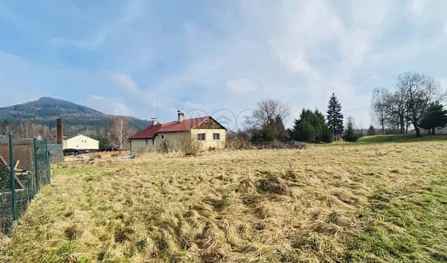 Prodej stavebního pozemku 802 m², Cvikov – Cvikov I, okres Česká Lípa