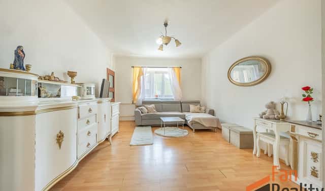 Prodej domu 218 m² s pozemkem 445 m², Hájecká, Hostouň, okres Kladno