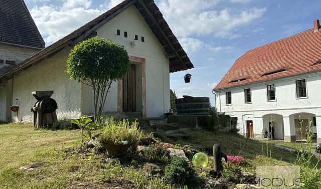 Prodej domu 800 m² s pozemkem 2 684 m², Snědovice – Mošnice, okres Litoměřice