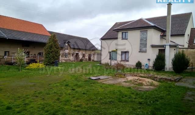 Prodej domu 342 m² s pozemkem 2 528 m², Hlízov, okres Kutná Hora
