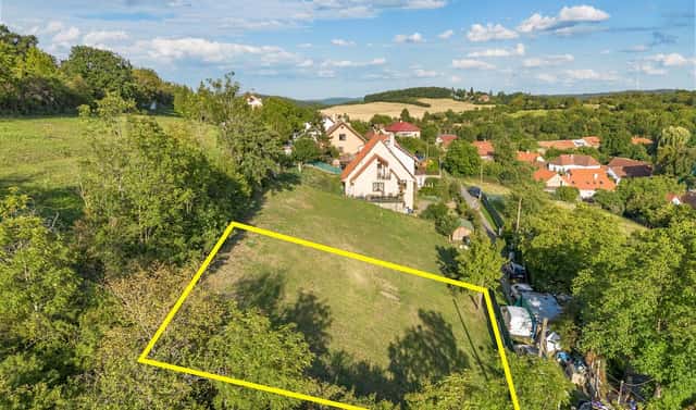 Prodej stavebního pozemku 650 m², Vonoklasy, okres Praha-západ