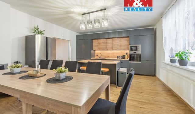 Prodej domu 210 m² s pozemkem 367 m², IV. ulice, Vinařice, okres Kladno