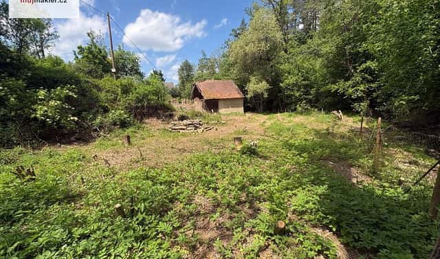 Prodej stavebního pozemku 896 m², Kamenný Přívoz, okres Praha-západ