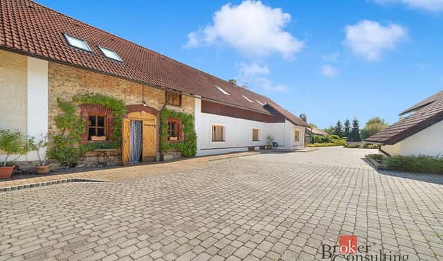 Prodej domu 450 m² s pozemkem 3 336 m², Radoušská, Lhotka, okres Beroun