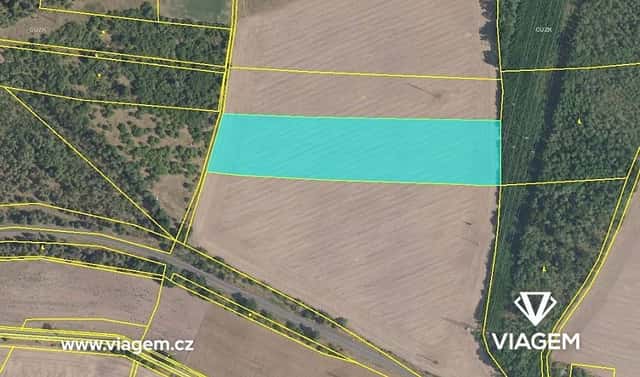 Prodej pole 17 646 m², Chvatěruby, okres Mělník