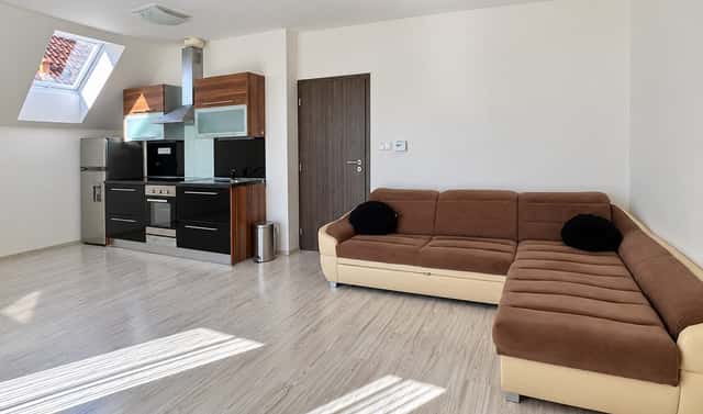Pronájem bytu 3+kk 74 m², Podchýšská, Praha 4 – Cholupice