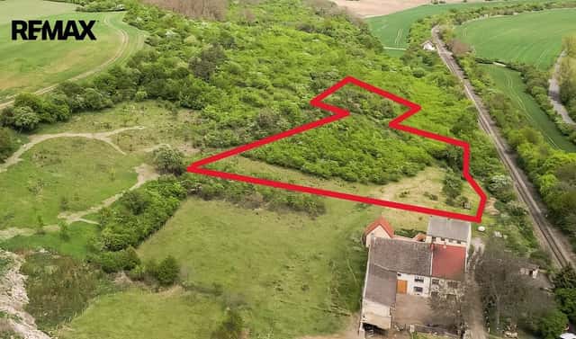 Prodej pozemku 7 734 m², Holedeč, okres Louny