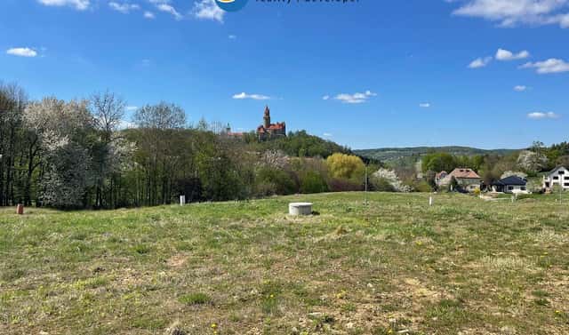 Prodej stavebního pozemku 1 563 m², Bouzov, okres Olomouc