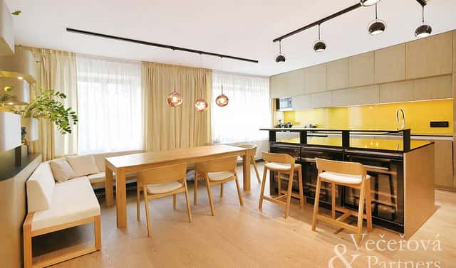 Prodej domu 310 m² s pozemkem 779 m², Za Stodolou, Popovičky, okres Praha-východ