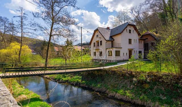 Prodej domu 312 m² s pozemkem 3 785 m², Ke Svatému Jánu, Beroun – Beroun-Hostim