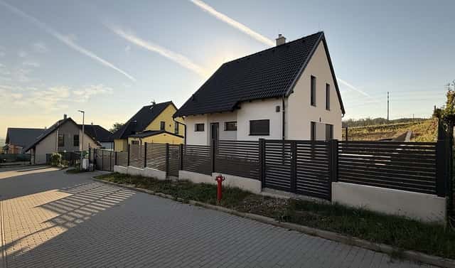 Prodej domu 184 m² s pozemkem 802 m², Nad Svatou Annou, Panenské Břežany, okres Praha-východ