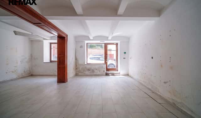 Prodej obchodních prostor 160 m², Moravská, Karlovy Vary