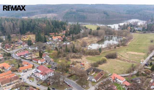 Prodej stavebního pozemku 1 943 m², Na Návsi, Vyžlovka, okres Praha-východ