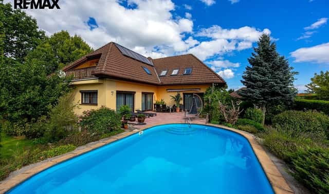 Prodej domu 232 m² s pozemkem 1 207 m², Rozmarná, Dolní Břežany – Lhota, okres Praha-západ