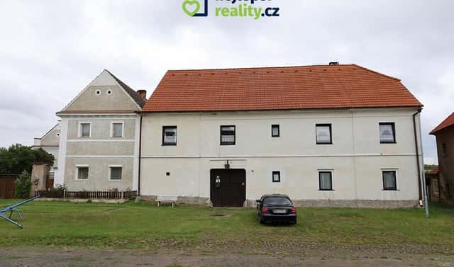 Prodej domu 446 m² s pozemkem 782 m², Kozly, okres Louny